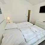 Berringer Makrele, an der Promenade